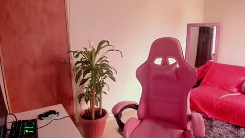 Scarlet Venom online show from October 23, 5:52 pm