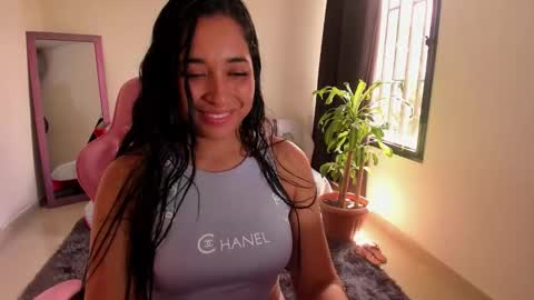 Scarlet Venom online show from October 28, 4:35 pm