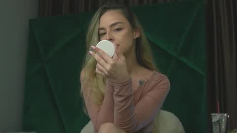 Snapshot of scarletcoles chatting on September 22, 8:40 pm Scarlet online show from September 22, 8:40 pm