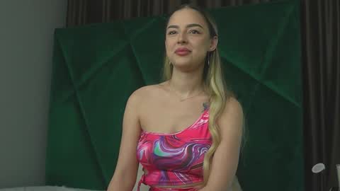 Snapshot of scarletcoles chatting on October 6, 10:14 pm Scarlet online show from October 6, 10:14 pm