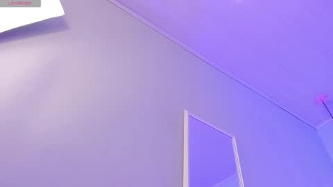 Scarlet  online show from December 17, 4:49 am