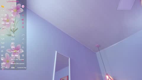 Scarlet  online show from December 13, 5:49 am