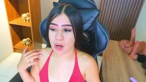 Scarleth online show from April 14, 1:00 pm