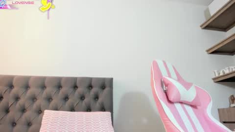 Snapshot of scarlethxs chatting on September 22, 4:38 pm SOFI online show from September 22, 4:38 pm