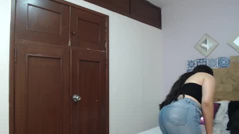 Snapshot of scarletlevis chatting on October 10, 10:31 am scarlet online show from October 10, 10:31 am