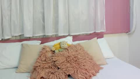 scarlet  online show from November 26, 12:06 pm