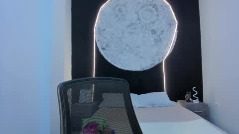 Scarlet online show from October 17, 8:34 pm