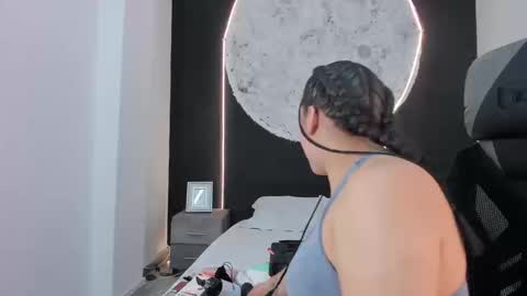 Scarlet online show from October 20, 8:34 pm