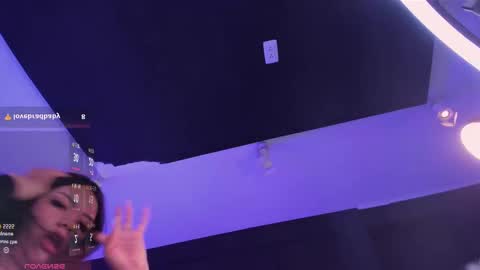 Scarlet online show from September 30, 9:30 pm