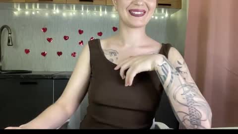 scarletpetal online show from February 11, 2:18 pm