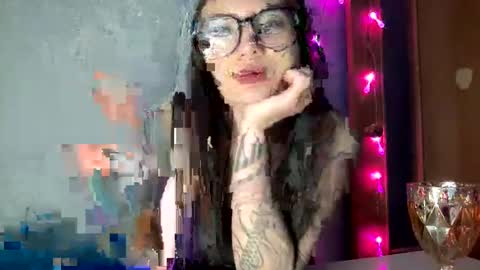 scarletpetal online show from January 25, 9:26 am