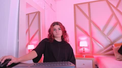 Snapshot of scarletpunk_ chatting on December 15, 1:00 pm Scarlet online show from December 15, 1:00 pm