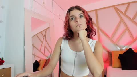Snapshot of scarletpunk_ chatting on January 3, 12:19 pm Scarlet online show from January 3, 12:19 pm