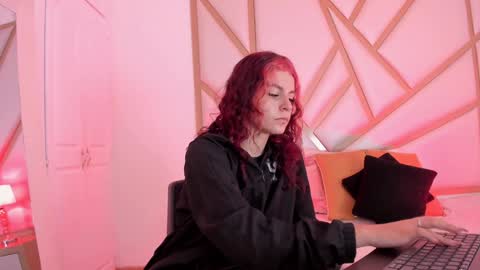 Snapshot of scarletpunk_ chatting on January 7, 11:58 am Scarlet online show from January 7, 11:58 am