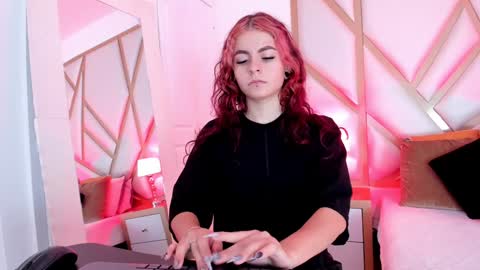 Snapshot of scarletpunk_ chatting on January 28, 12:11 pm Scarlet online show from January 28, 12:11 pm