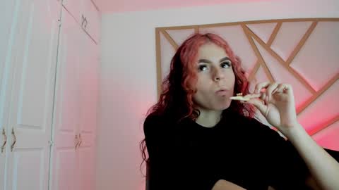 Snapshot of scarletpunk_ chatting on January 17, 1:03 pm Scarlet online show from January 17, 1:03 pm