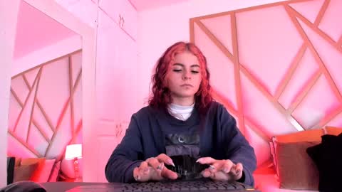 Snapshot of scarletpunk_ chatting on January 25, 12:41 pm Scarlet online show from January 25, 12:41 pm