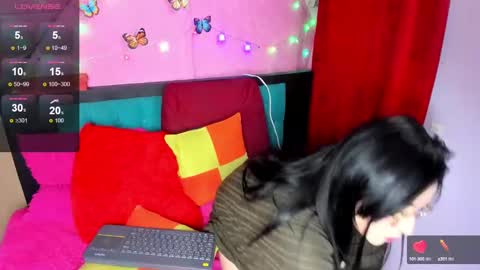 Snapshot of scarlett40_ chatting on December 22, 11:54 am scarlett online show from December 22, 11:54 am