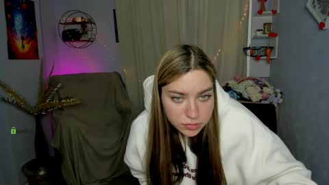 Scarlett online show from April 1, 1:41 pm