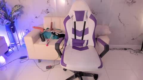 Snapshot of scarlett_enjoy1 chatting on September 17, 5:55 pm scarlett_enjoy1 online show from September 17, 5:55 pm