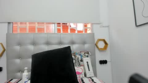scarlett_fox20 online show from January 21, 12:18 pm