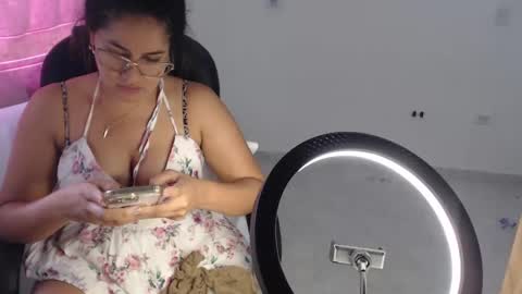 Snapshot of scarlett_liz chatting on March 6, 12:30 pm Scarlett online show from March 6, 12:30 pm