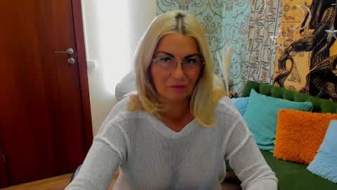 Scarlett online show from December 5, 6:10 am