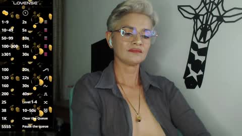 Snapshot of scarlett_paris chatting on January 14, 11:48 pm Scarlett online show from January 14, 11:48 pm