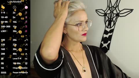 Snapshot of scarlett_paris chatting on February 3, 11:15 pm Scarlett online show from February 3, 11:15 pm