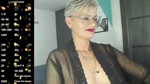 Snapshot of scarlett_paris chatting on February 15, 11:38 pm Scarlett online show from February 15, 11:38 pm