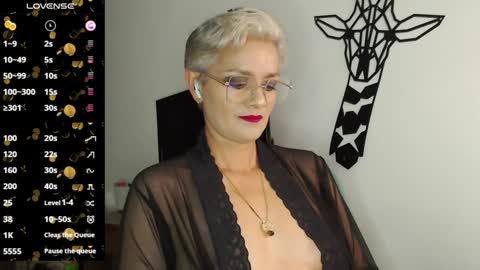 Snapshot of scarlett_paris chatting on January 31, 11:56 pm Scarlett online show from January 31, 11:56 pm