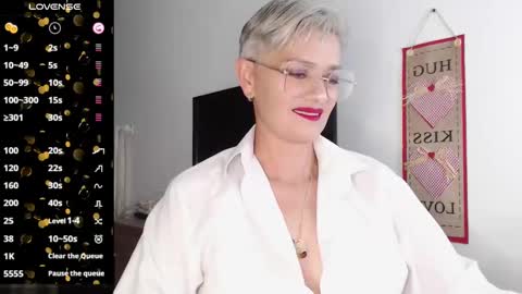 Snapshot of scarlett_paris chatting on February 10, 11:55 pm Scarlett online show from February 10, 11:55 pm
