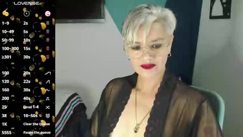 Snapshot of scarlett_paris chatting on March 5, 11:27 pm Scarlett online show from March 5, 11:27 pm