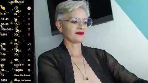 Snapshot of scarlett_paris chatting on March 4, 11:43 pm Scarlett online show from March 4, 11:43 pm