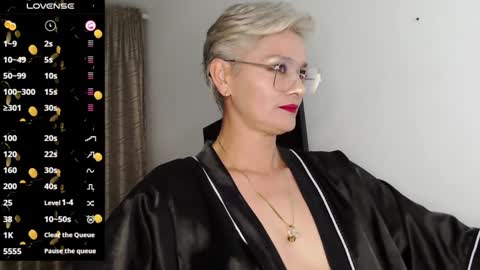 Snapshot of scarlett_paris chatting on January 26, 11:18 pm Scarlett online show from January 26, 11:18 pm