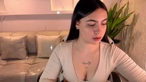 Scarlett online show from December 18, 1:38 pm