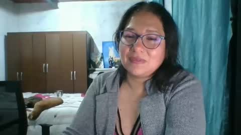 Snapshot of scarlett_widow chatting on September 14, 4:32 am scarlett_widow online show from September 14, 4:32 am