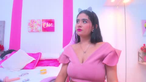 Snapshot of scarlette_15 chatting on January 24, 9:37 pm Scarlette online show from January 24, 9:37 pm