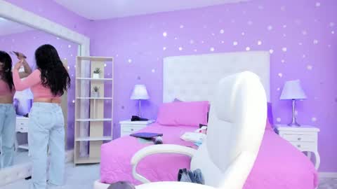 Snapshot of scarlette_15 chatting on October 25, 3:47 am Scarlette online show from October 25, 3:47 am