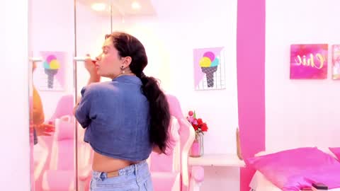 Snapshot of scarlette_15 chatting on January 4, 8:05 pm Scarlette online show from January 4, 8:05 pm