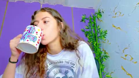 Snapshot of scarlettjones_x chatting on September 27, 2:19 am Scarlet online show from September 27, 2:19 am