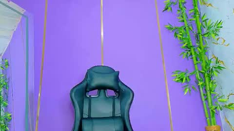 Snapshot of scarlettjones_x chatting on October 9, 12:15 am Scarlet online show from October 9, 12:15 am