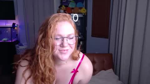 ScarlettredFF online show from November 10, 4:07 am