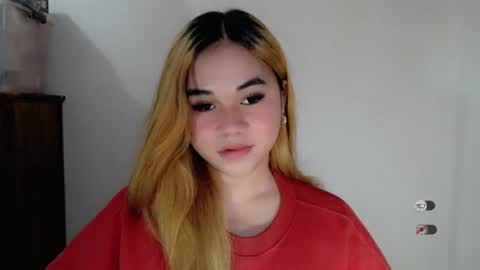 Snapshot of scarletvamp chatting on October 21, 1:42 am scarletvamp online show from October 21, 1:42 am