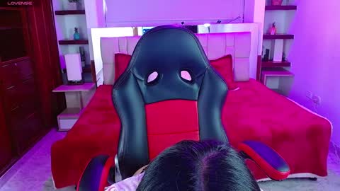 scarllet online show from February 6, 12:15 pm