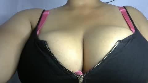 mai latina online show from January 5, 12:42 am