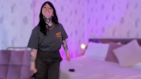 Scolw  online show from September 30, 8:24 pm