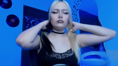Goddess online show from May 13, 1:11 am