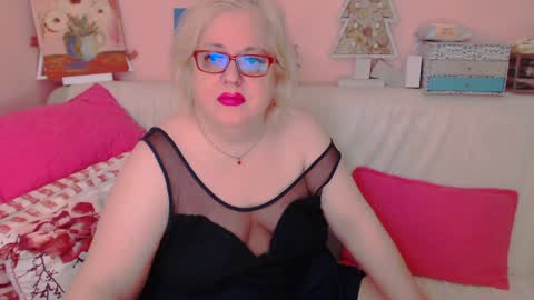 Alice online show from December 4, 8:29 pm