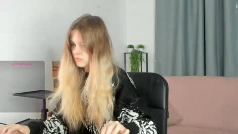 secrettier online show from April 5, 5:50 am